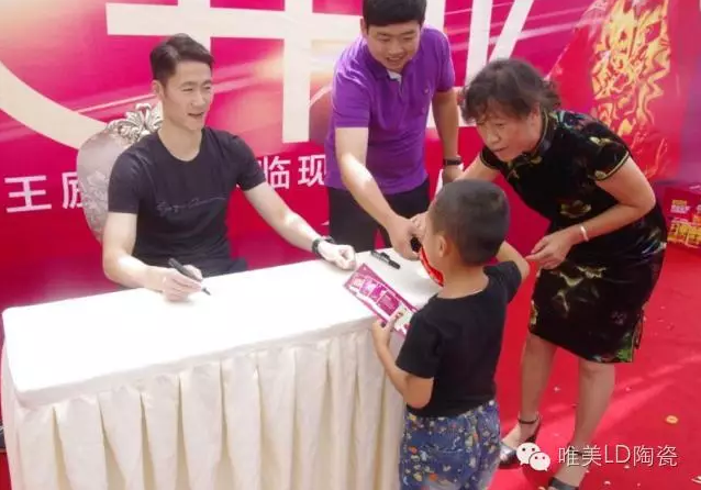 1481534223260342.png blob.png